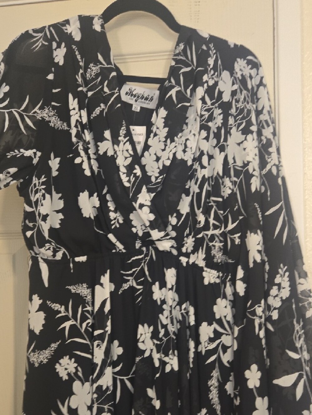 Meghan LA Black and White Floral Maxi Dress - Picture 3 of 4